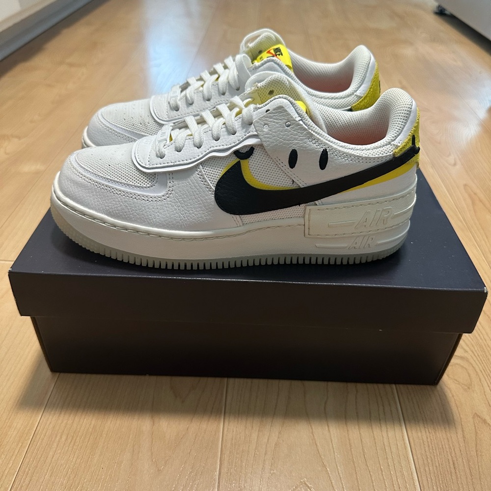 Nike Women's White and Yellow Sneakers